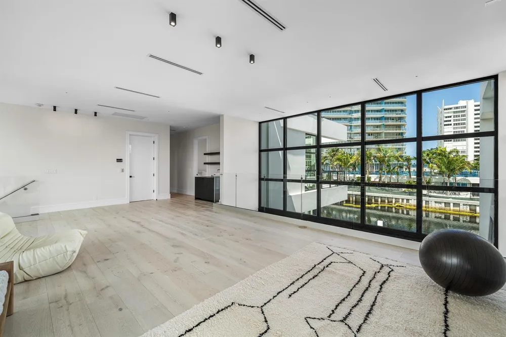 1670 E Terra Mar Drive Lauderdale By The Sea, FL 33062