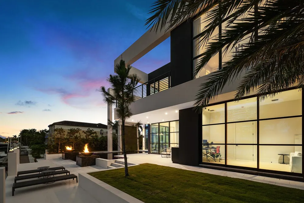 1670 E Terra Mar Drive Lauderdale By The Sea, FL 33062