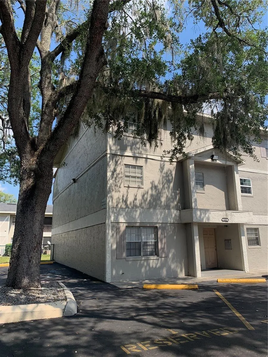 14402 REUTER STRASSE CIRCLE ##2 Tampa, FL 33613