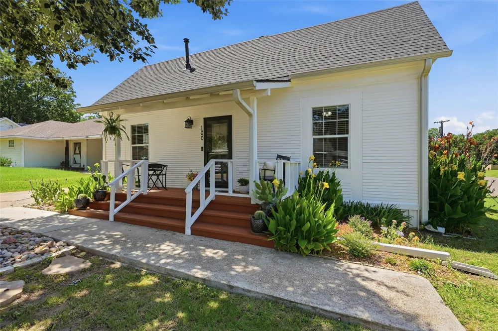 100 Buchanan Street Whitesboro, TX 76273