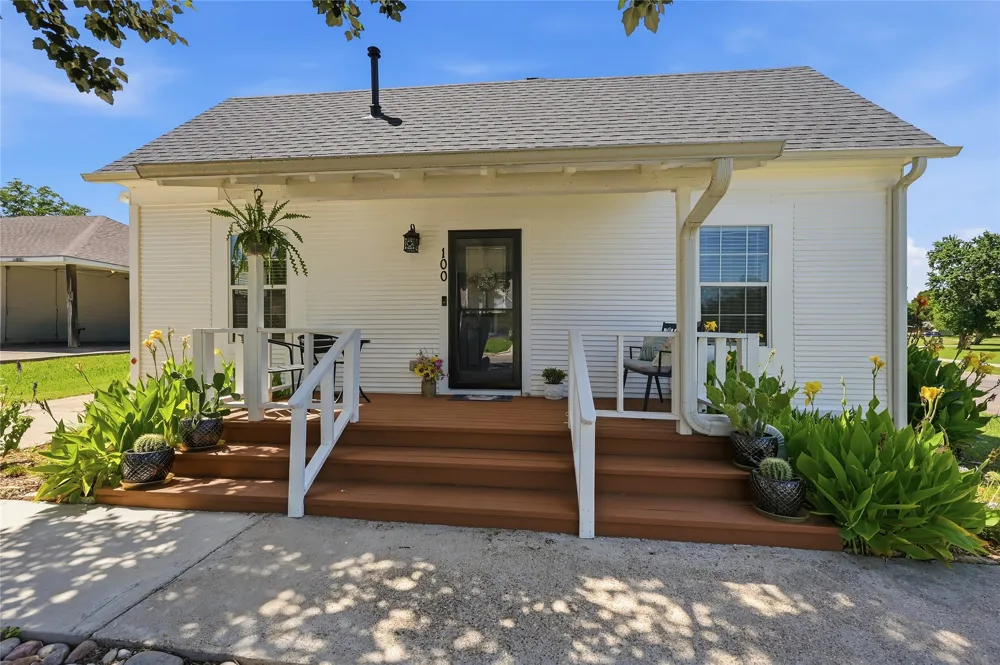 100 Buchanan Street Whitesboro, TX 76273