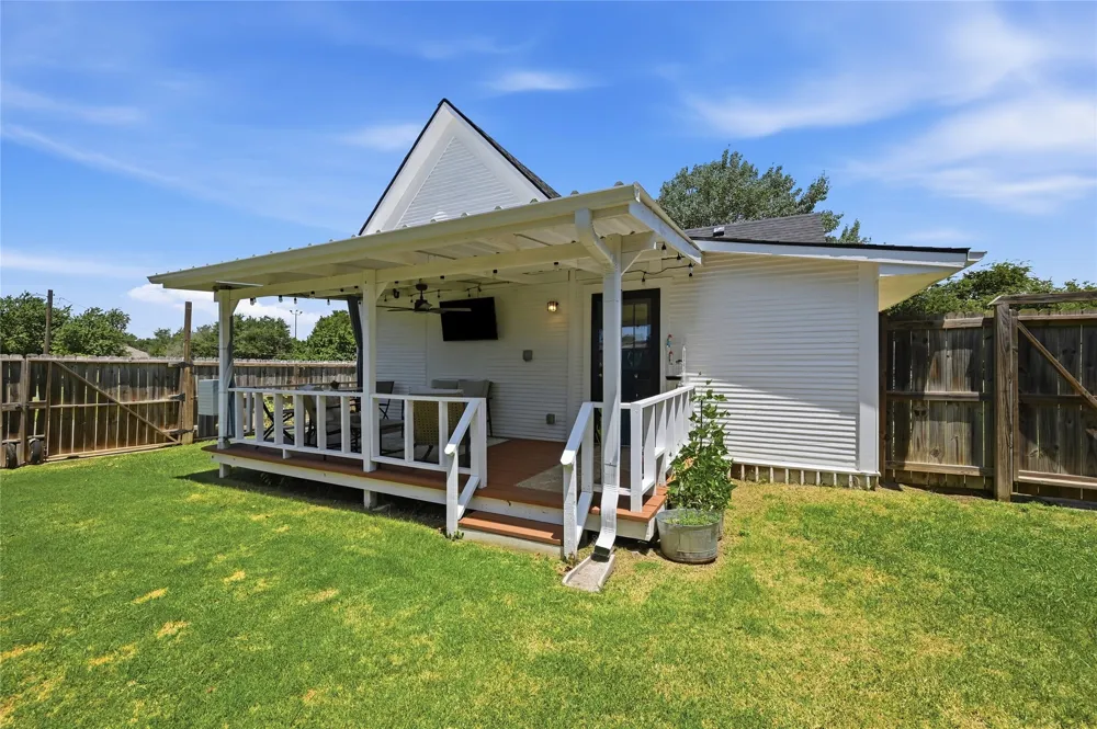 100 Buchanan Street Whitesboro, TX 76273