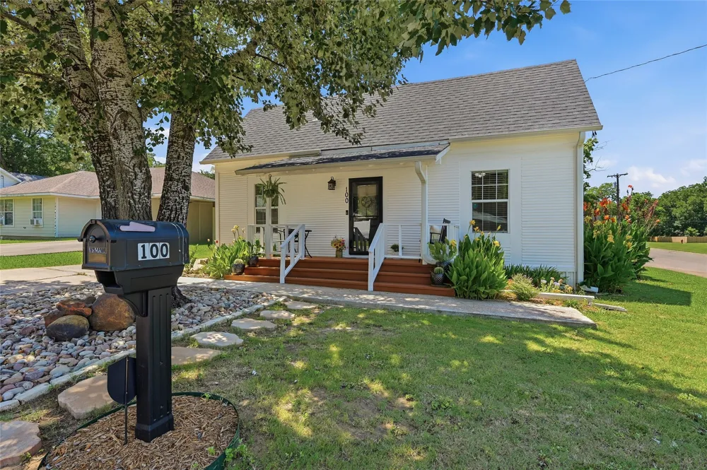 100 Buchanan Street Whitesboro, TX 76273