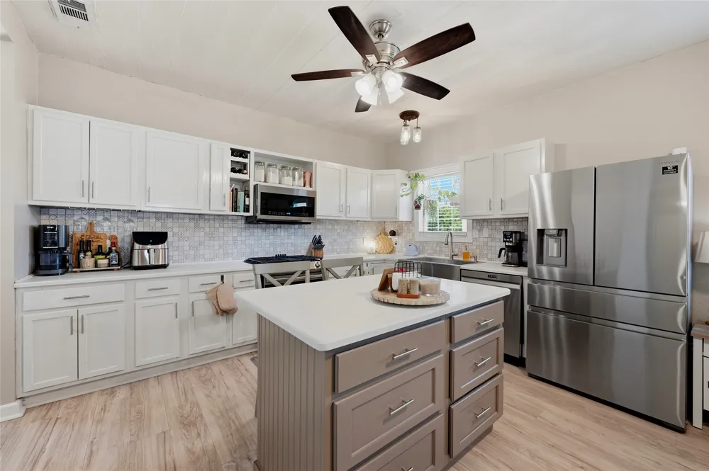 100 Buchanan Street Whitesboro, TX 76273