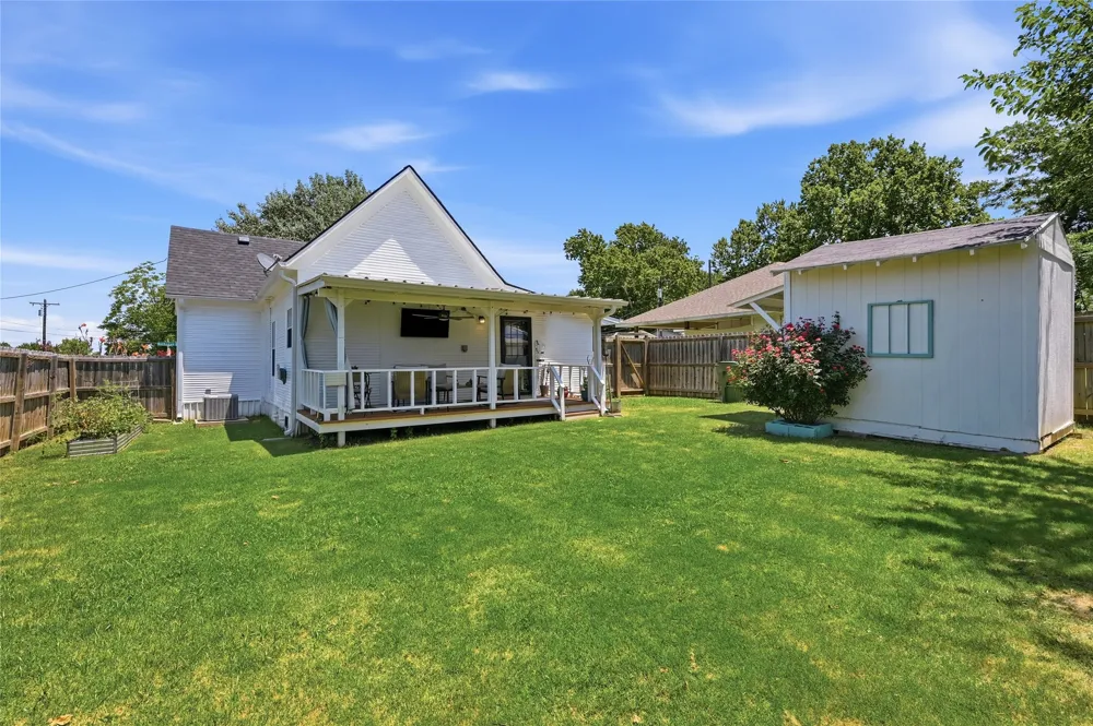 100 Buchanan Street Whitesboro, TX 76273