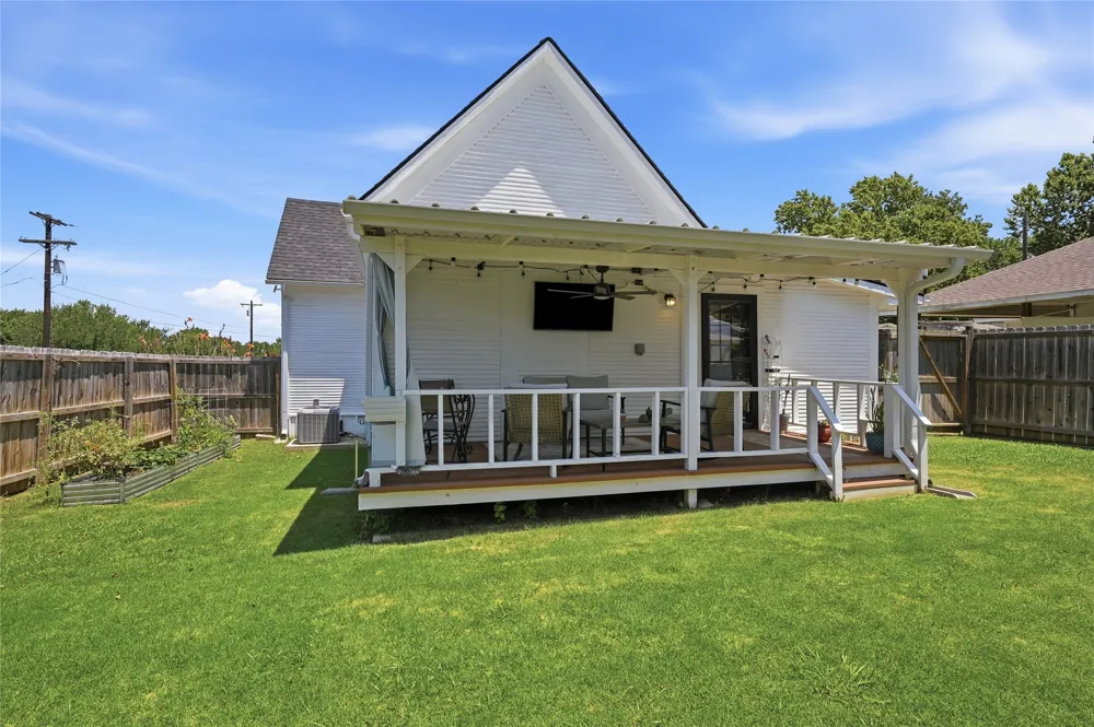 100 Buchanan Street Whitesboro, TX 76273
