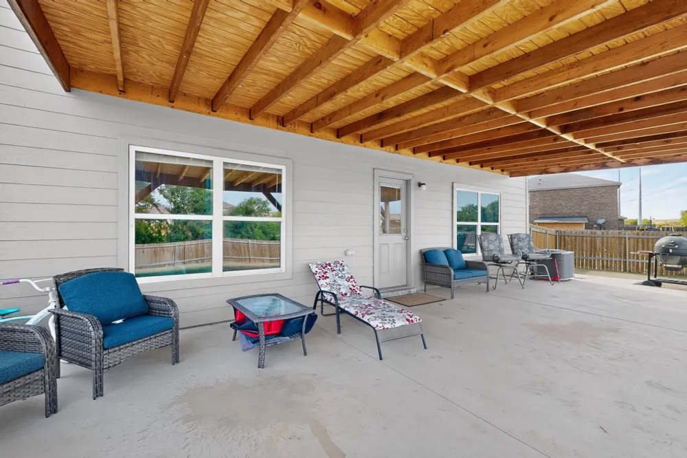 218 Banjo Trail Newark, TX 76071
