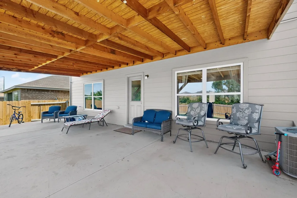 218 Banjo Trail Newark, TX 76071