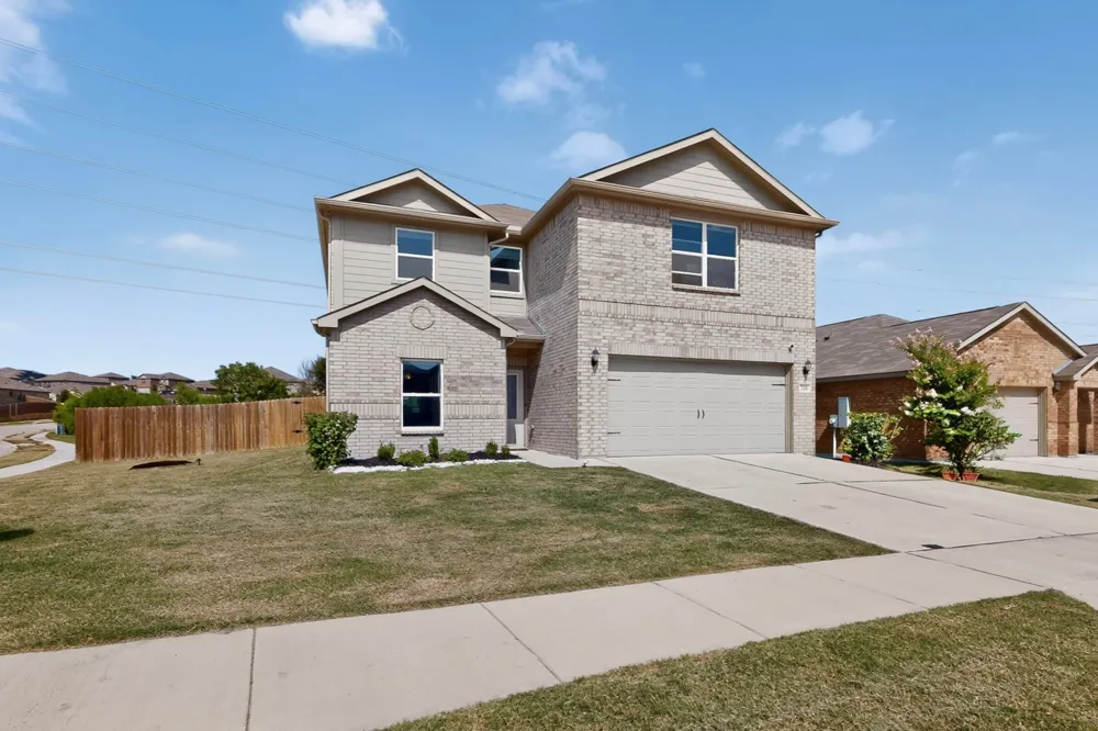 218 Banjo Trail Newark, TX 76071