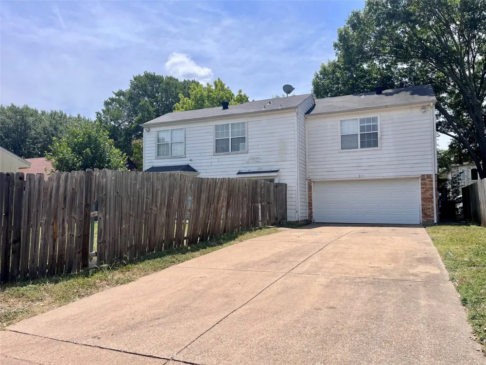 304 Trees Drive Cedar Hill, TX 75104