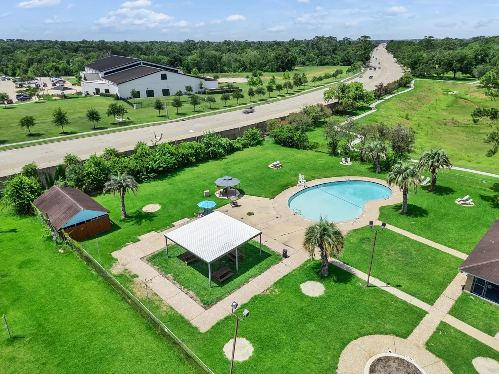 16811 Stardale Lane Friendswood, TX 77546