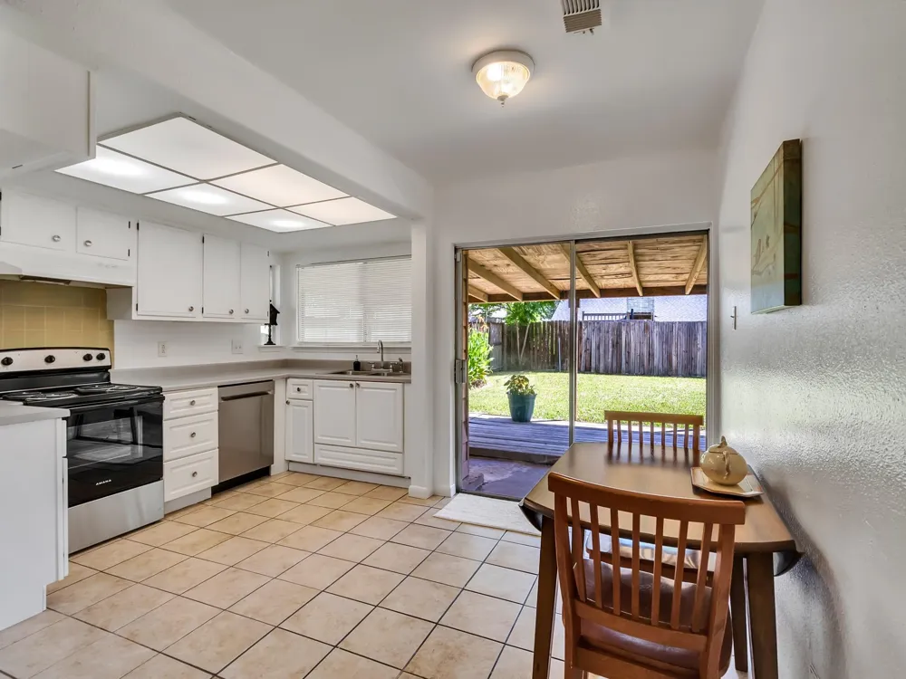 16811 Stardale Lane Friendswood, TX 77546