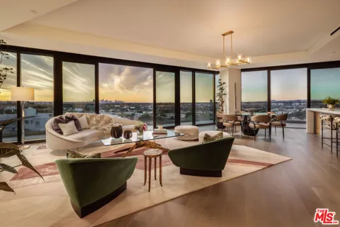 8420 W Sunset Boulevard #801