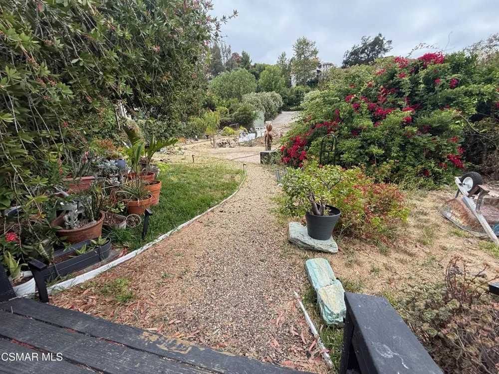 1616 Lookout Drive Agoura Hills, CA 91301