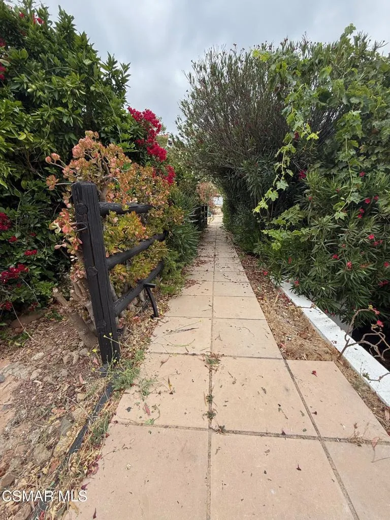 1616 Lookout Drive Agoura Hills, CA 91301