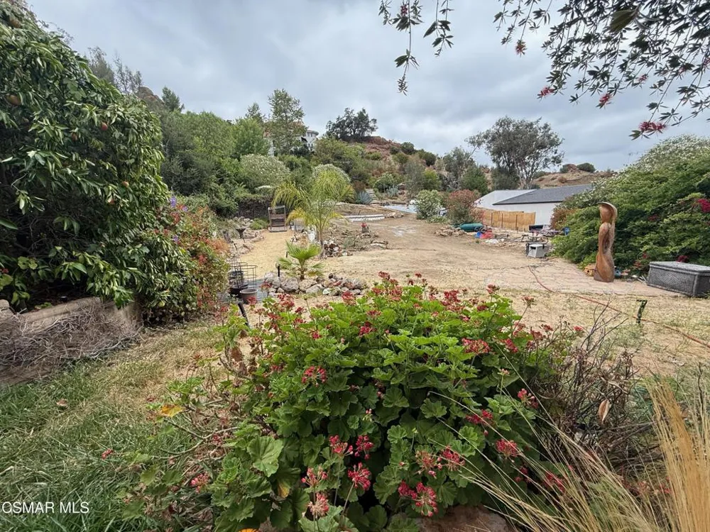 1616 Lookout Drive Agoura Hills, CA 91301