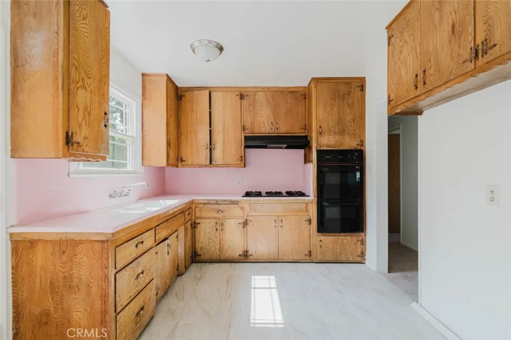 10826 Blucher Avenue Granada Hills, CA 91344