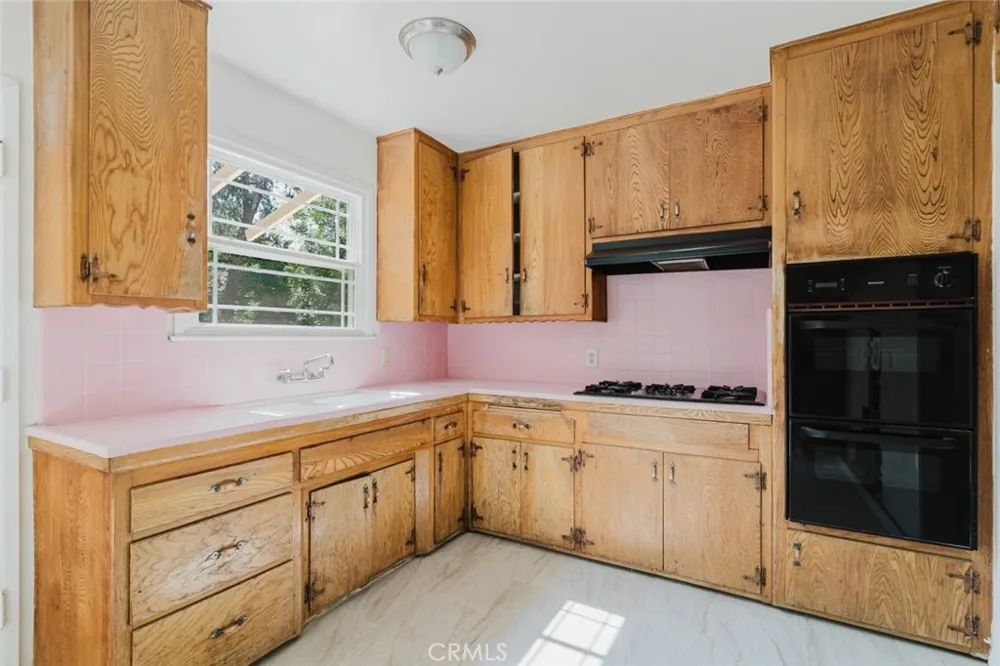 10826 Blucher Avenue Granada Hills, CA 91344