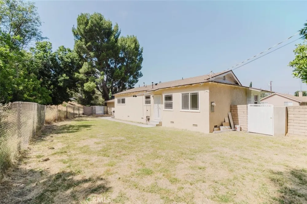 10826 Blucher Avenue Granada Hills, CA 91344