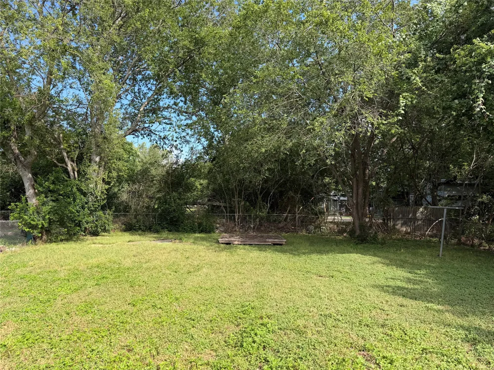 1060 Gardner Road Austin, TX 78721