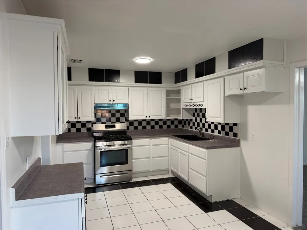 1060 Gardner Road Austin, TX 78721