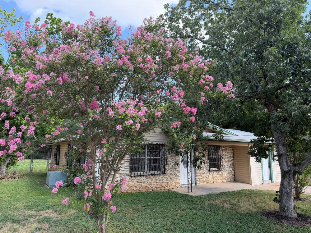 1060 Gardner Road Austin, TX 78721
