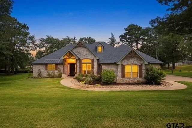 332 Hines Crossing Bullard, TX 75757