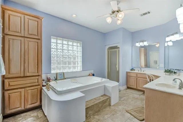 280 Brookhollow Street Vidor, TX 77662