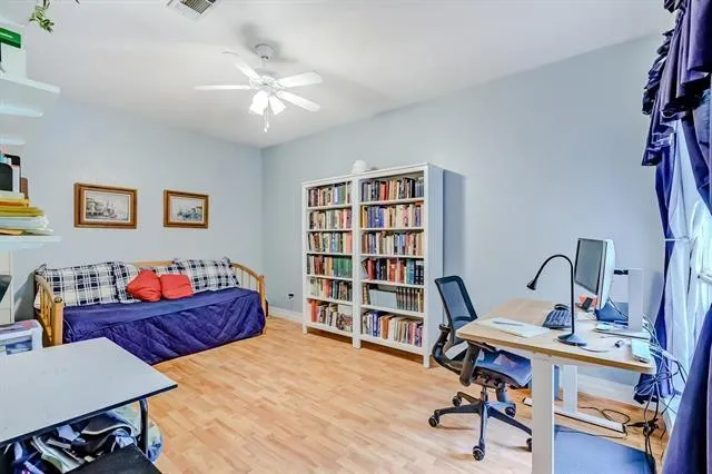 280 Brookhollow Street Vidor, TX 77662