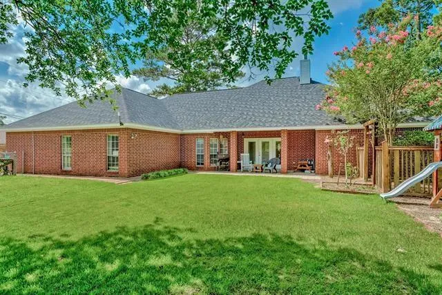 280 Brookhollow Street Vidor, TX 77662