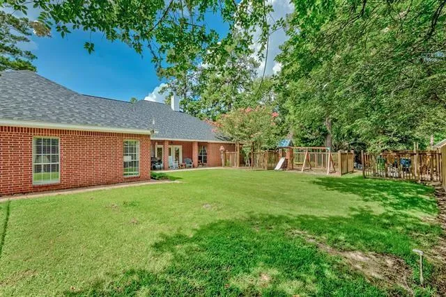 280 Brookhollow Street Vidor, TX 77662