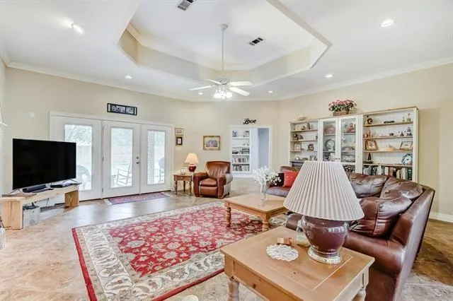 280 Brookhollow Street Vidor, TX 77662