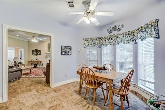 280 Brookhollow Street Vidor, TX 77662