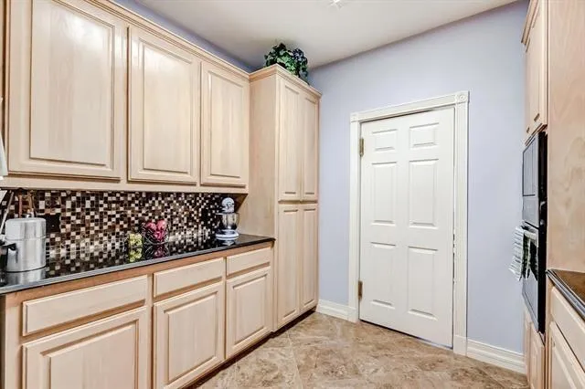 280 Brookhollow Street Vidor, TX 77662