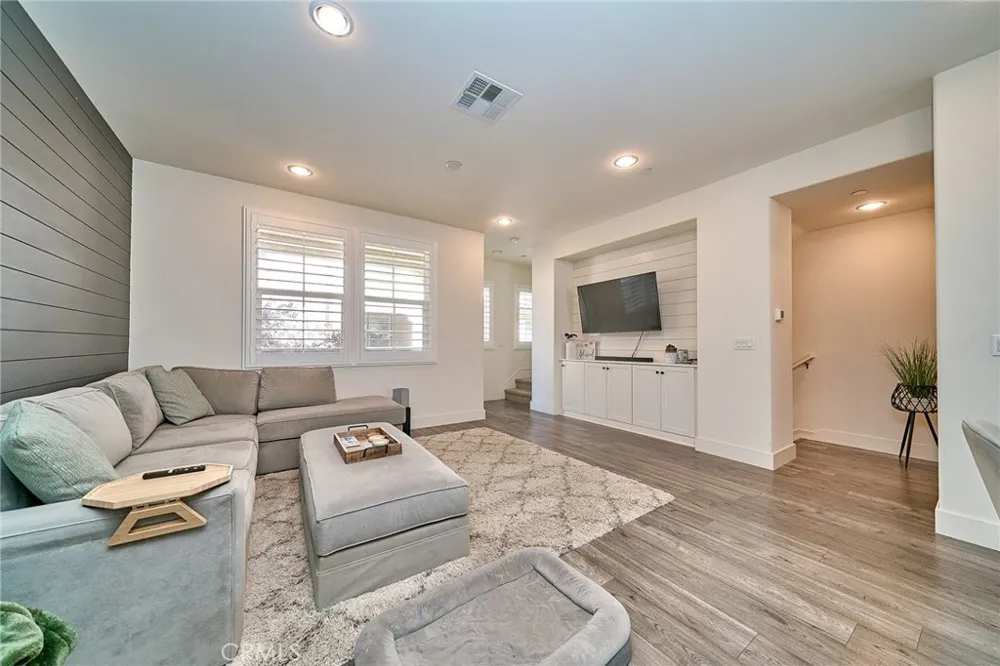 6331 Aquila Way Eastvale, CA 91752