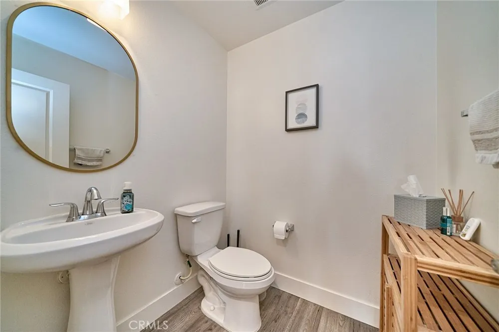 6331 Aquila Way Eastvale, CA 91752
