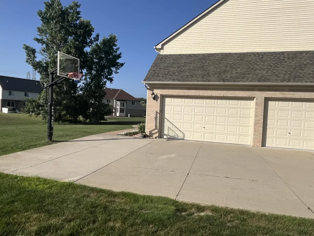 49182 Woodson Way Canton, MI 48187