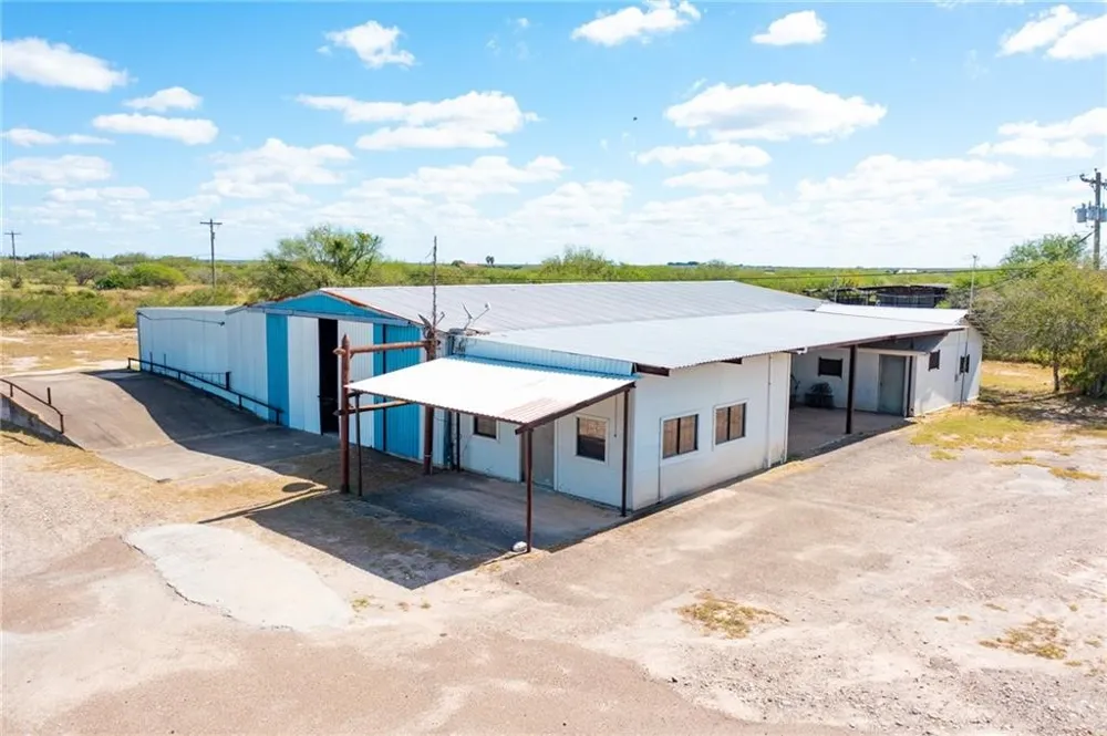 1055 S Smith Avenue Hebbronville, TX 78361