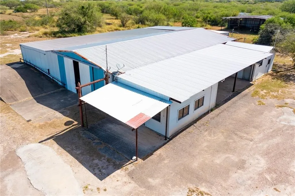 1055 S Smith Avenue Hebbronville, TX 78361