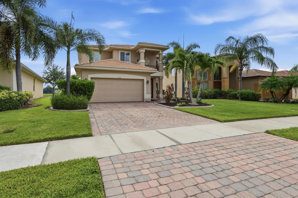 1517 Birdie Drive Naples, FL 34120