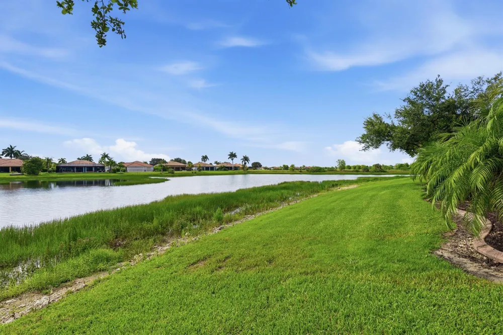 1517 Birdie Drive Naples, FL 34120