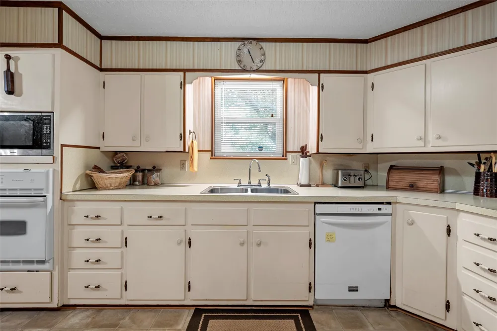 204 Christopher Drive Bruceville Eddy, TX 76524