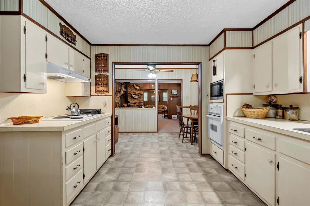 204 Christopher Drive Bruceville Eddy, TX 76524