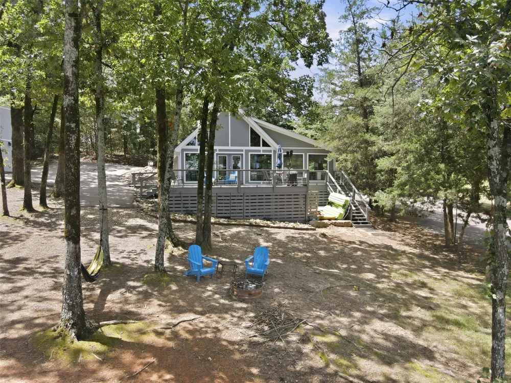 108 E Barker Creek Drive Scroggins, TX 75480