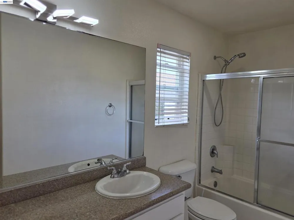 132 Citrine Ct Gardena, CA 90248