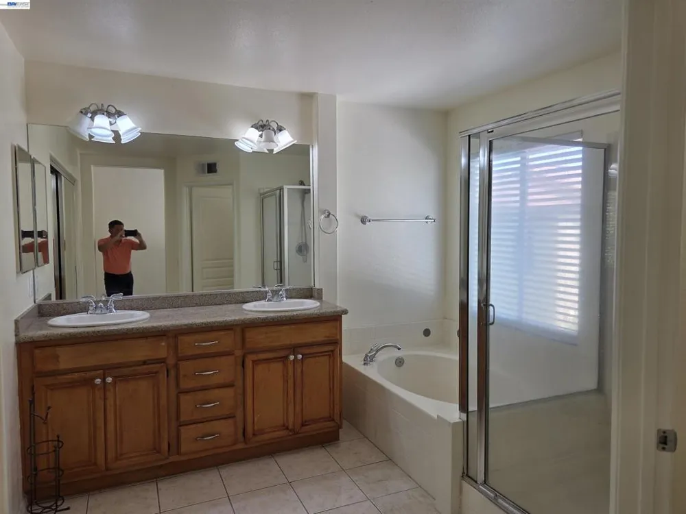 132 Citrine Ct Gardena, CA 90248