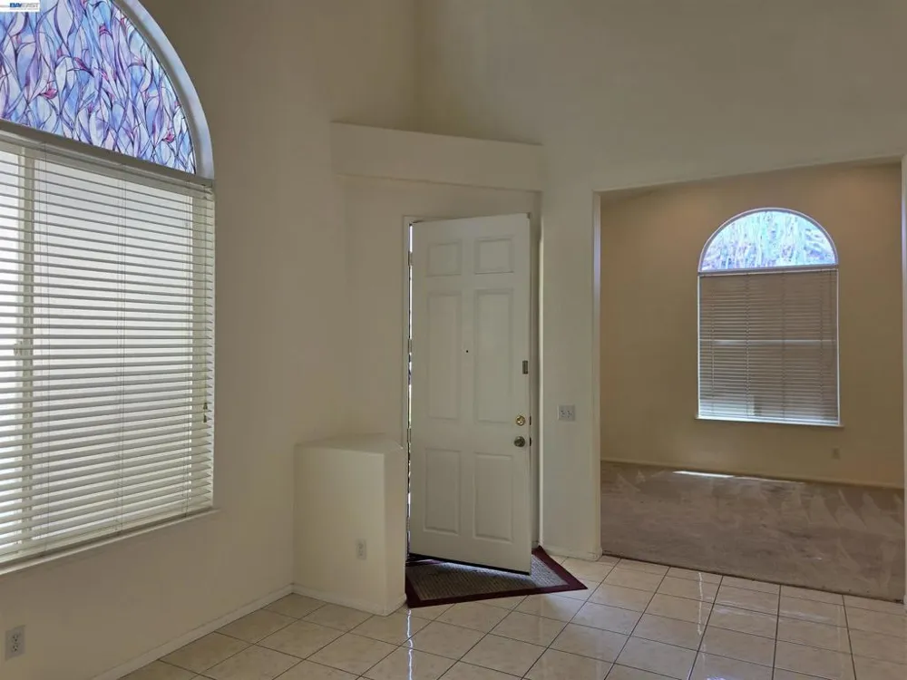132 Citrine Ct Gardena, CA 90248