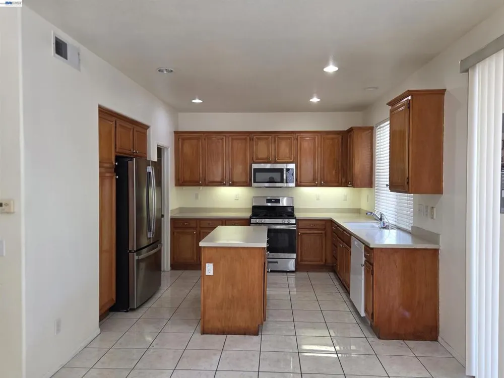 132 Citrine Ct Gardena, CA 90248