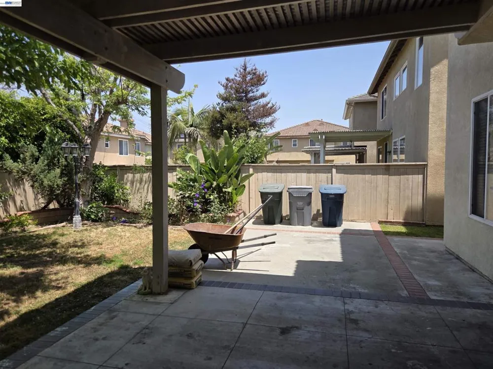 132 Citrine Ct Gardena, CA 90248