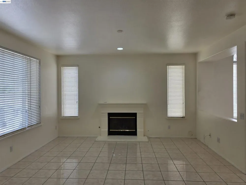 132 Citrine Ct Gardena, CA 90248